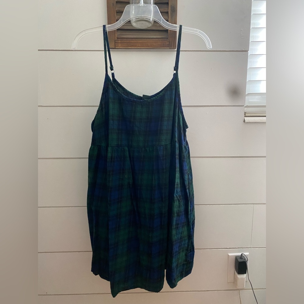 perfect simple dress! can be styled with an under shirt for an even cuter look!